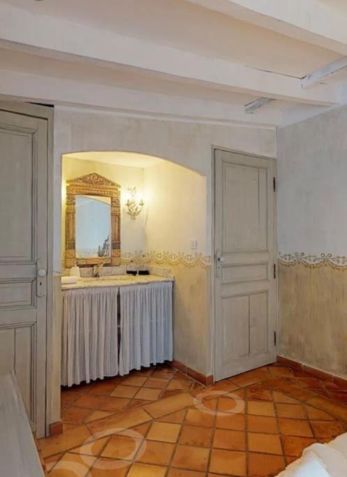 Villa Antonia Calvi  Exteriör bild